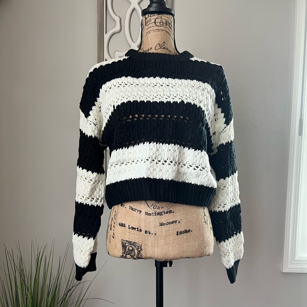 New Women’s Cropped Knit Sweater